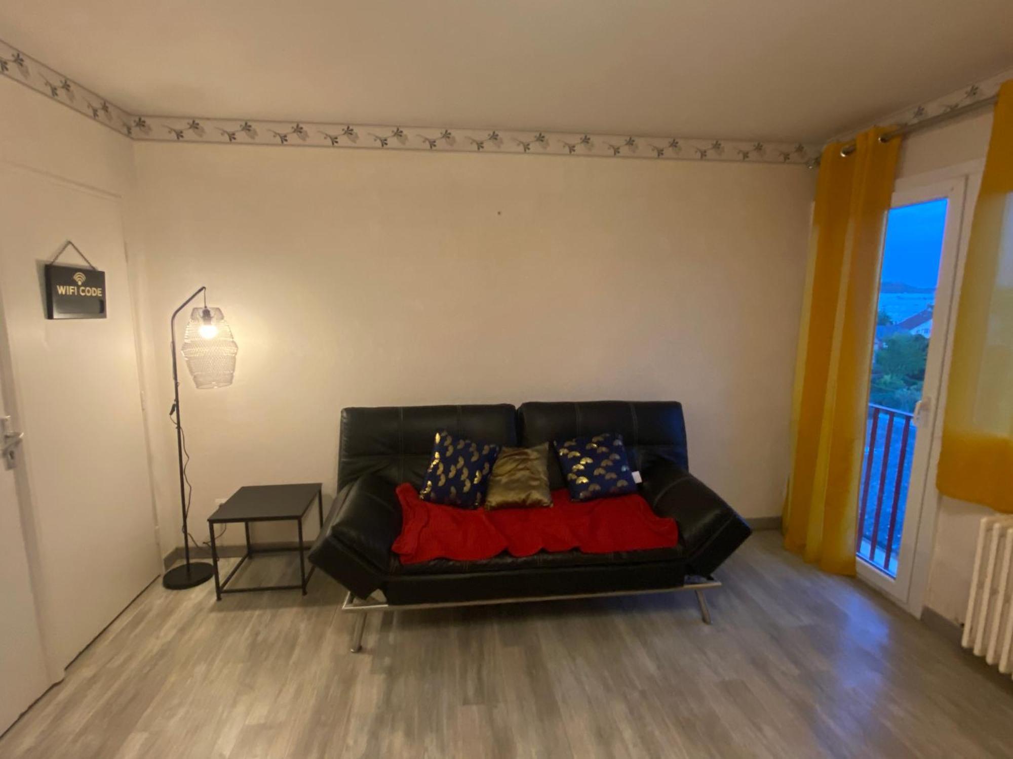 Appartements Le Verlaine Rombas ภายนอก รูปภาพ